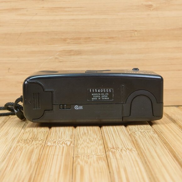 Vintage Minolta Freedom Autodate SII 35mm AF Film Camera, red-eye reduction - Picture 6 of 8